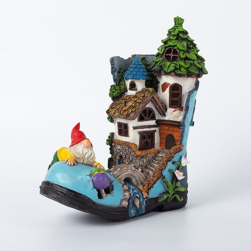 Solar LED Shoe House with Peeking Gnome